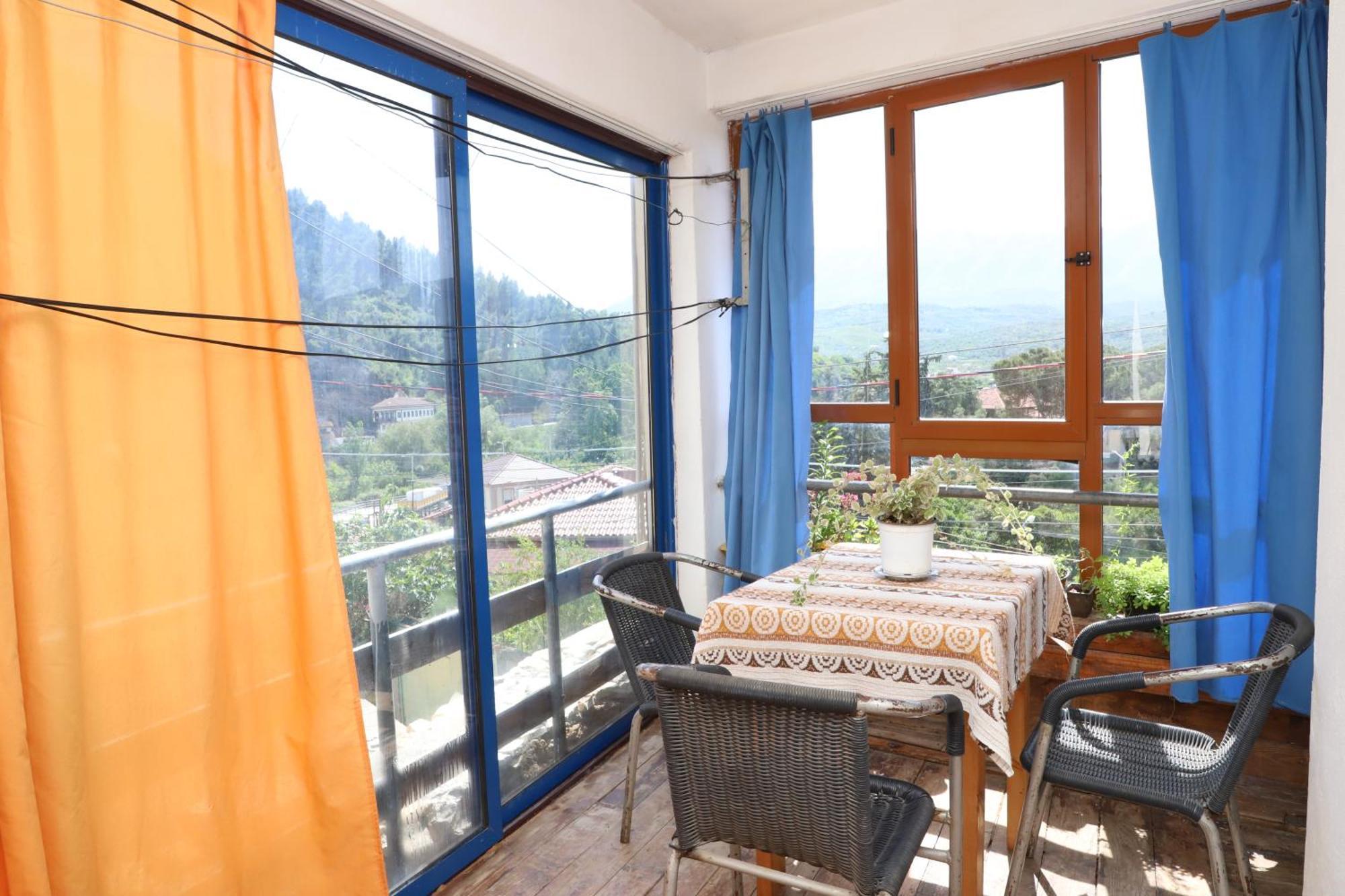 Elvi Aerd Apartment Berat Kültér fotó